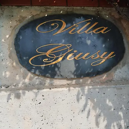 Giusy Acomodação com café da manhã  Scafati