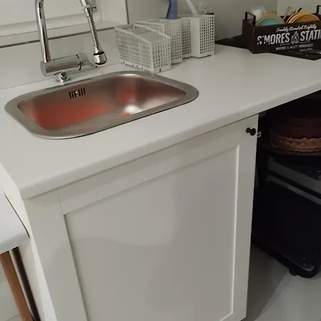 Giusy Acomodação com café da manhã  4*